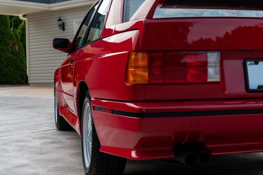 Детали экстерьера BMW M3 Coupe (E30) 1988 года  (NA) (фото 231 из 231)